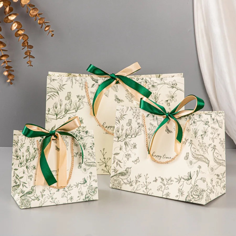 Luxury Skincare Packaging - 10 stuks papieren cadeautasjes met bloemenprint